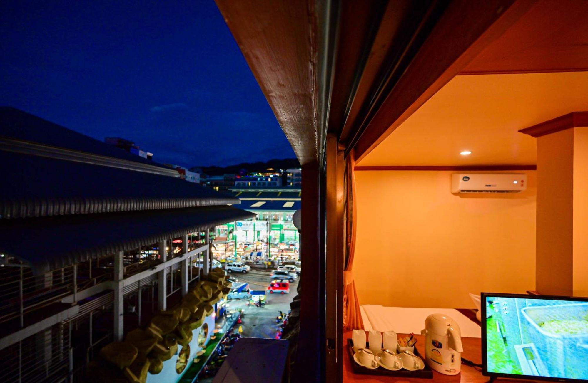 Tiger Complex Hotel Patong Exterior photo