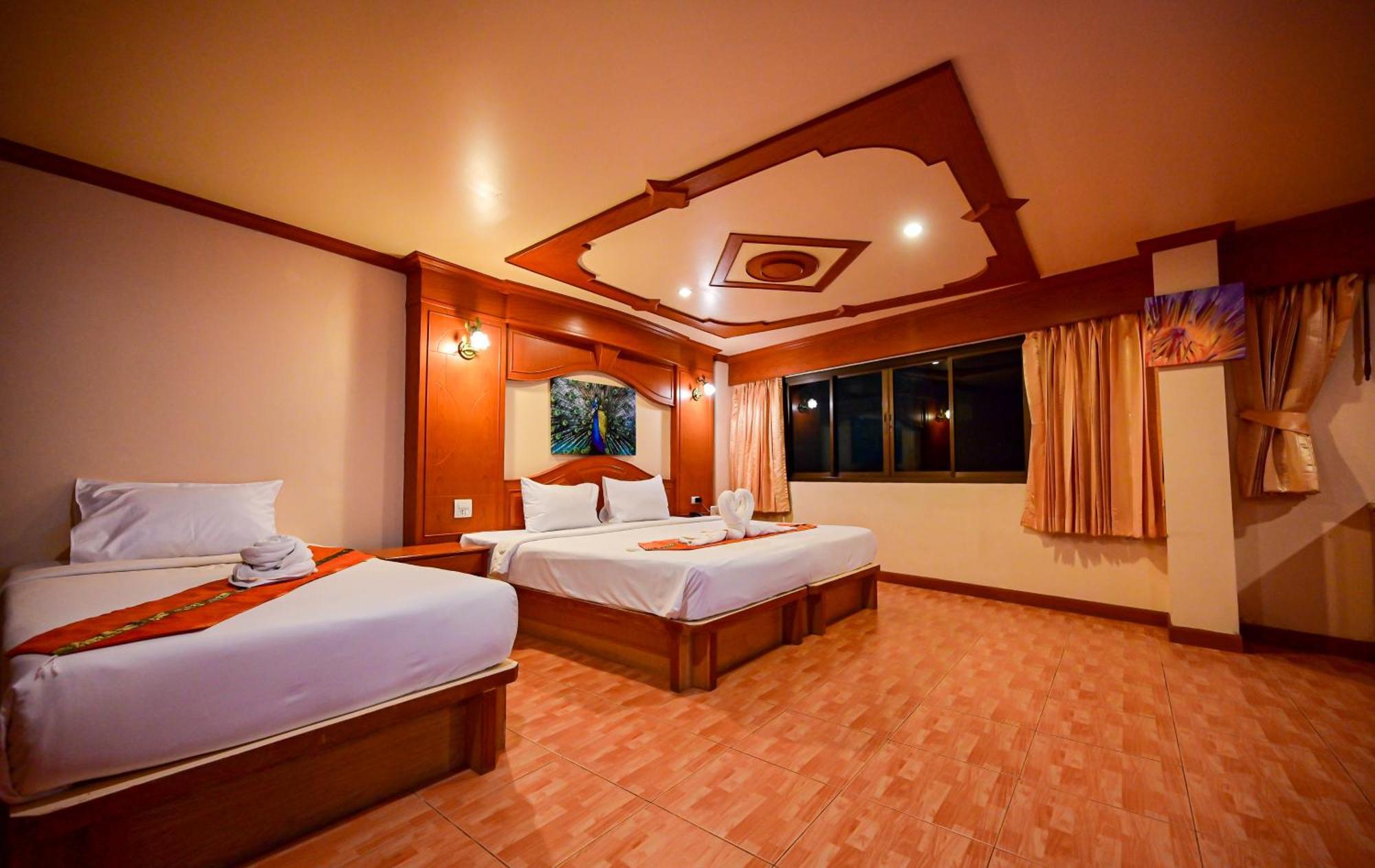 Tiger Complex Hotel Patong Exterior photo