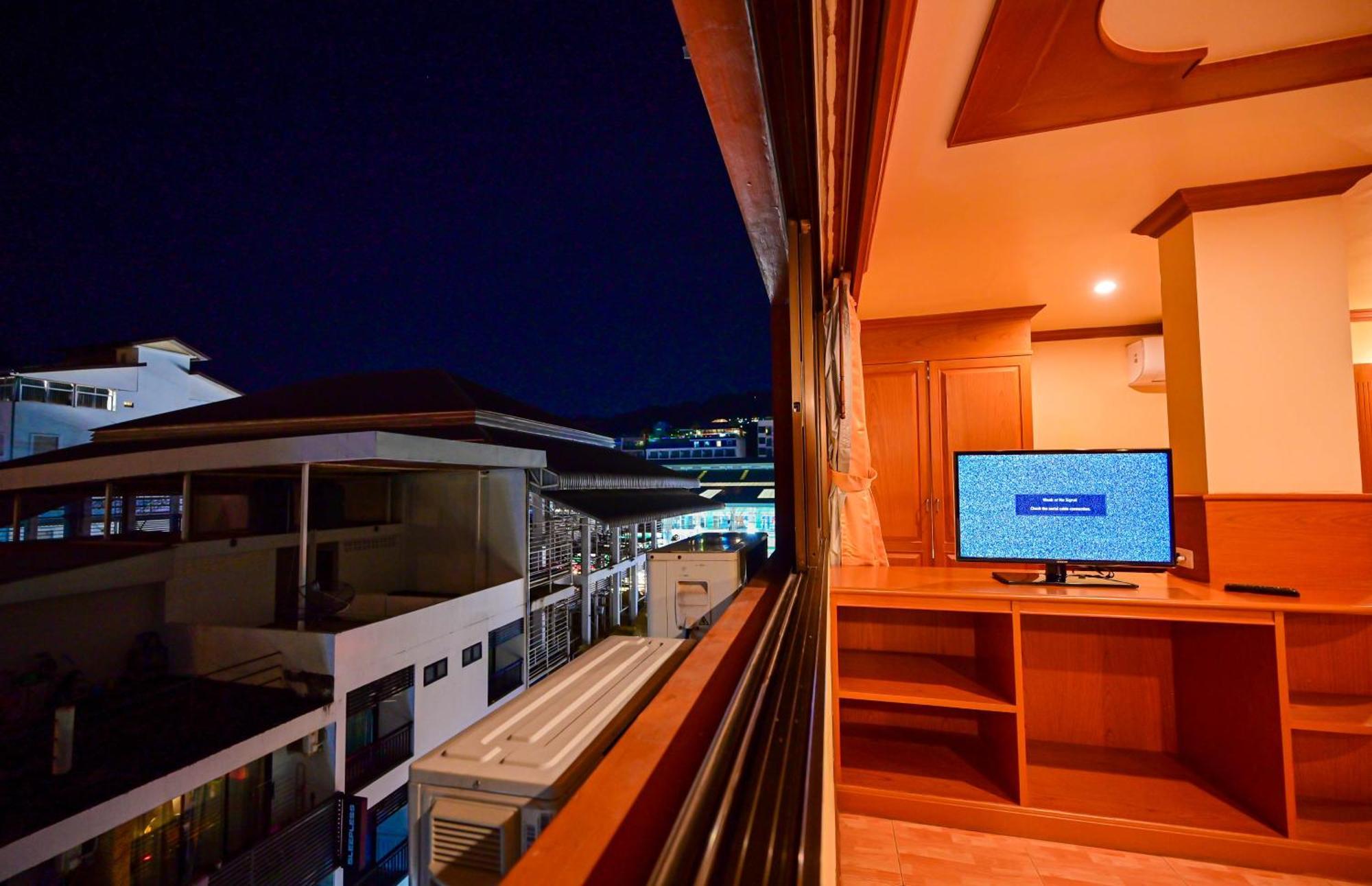 Tiger Complex Hotel Patong Exterior photo